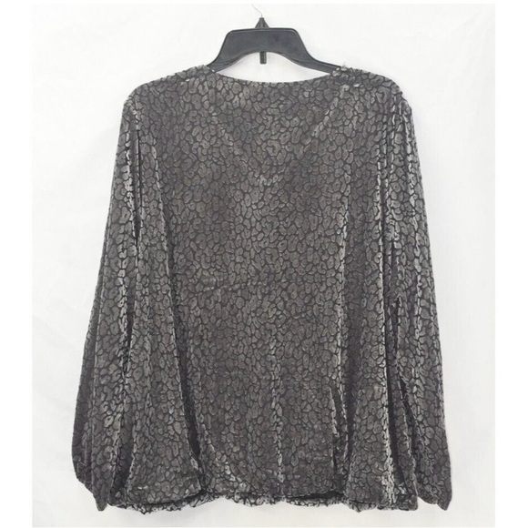 NWT JM Collection animal print velour top - Picture 4 of 4